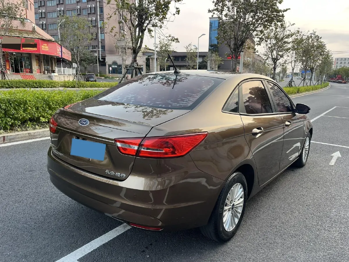 2017 Ford Escort 1.5L 113HP L4 6AT,autocango,china used car exporter,china ev exporter,chinese used car exporter,chinese used ev exporter