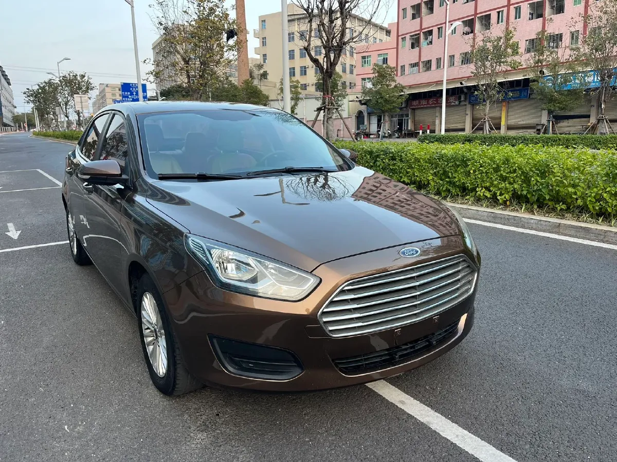 2017 Ford Escort 1.5L 113HP L4 6AT,autocango,china used car exporter,china ev exporter,chinese used car exporter,chinese used ev exporter