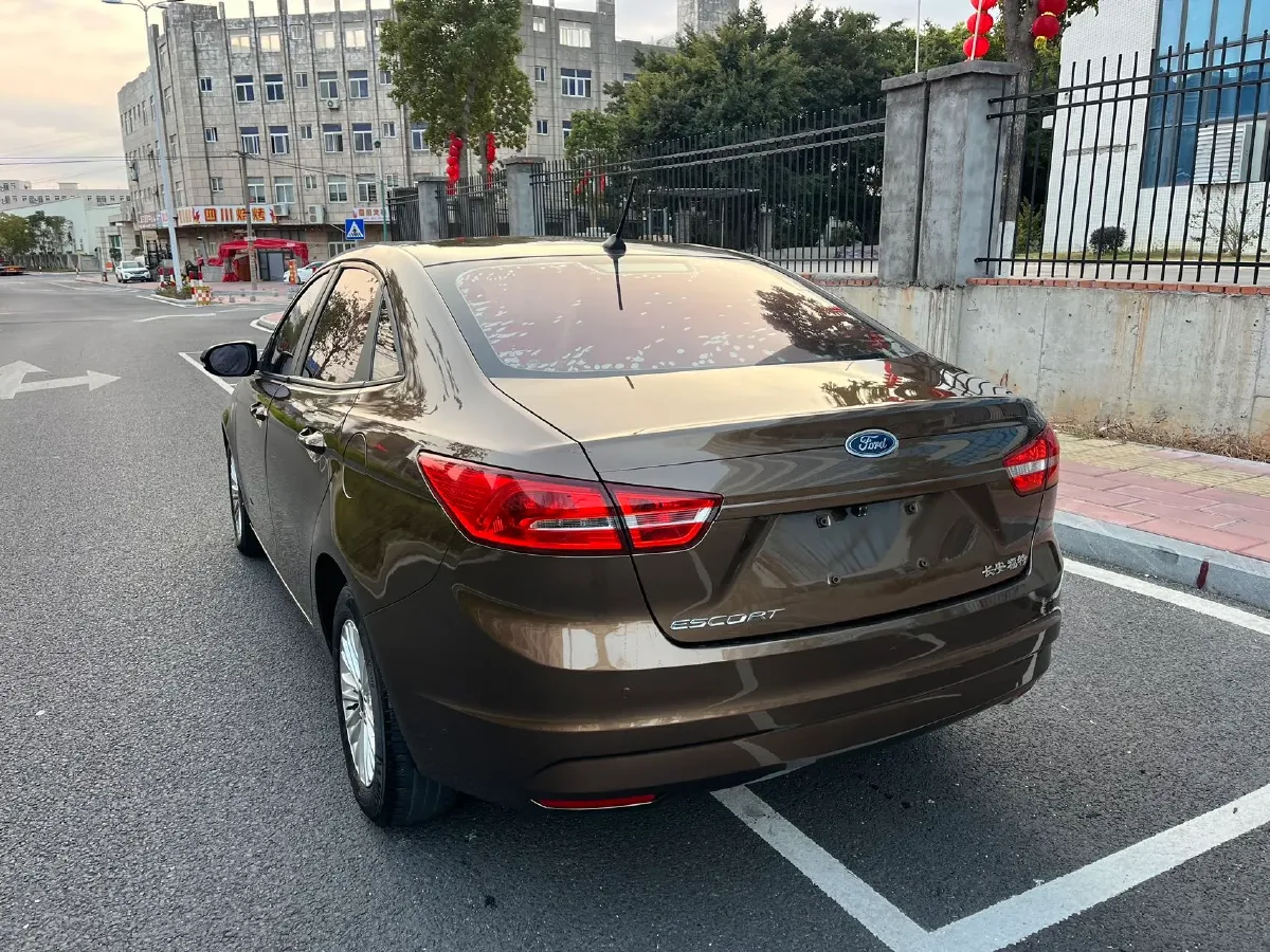 2017 Ford Escort 1.5L 113HP L4 6AT,autocango,china used car exporter,china ev exporter,chinese used car exporter,chinese used ev exporter