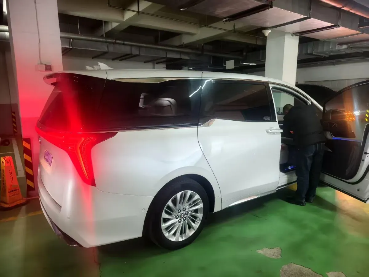 2023 Buick Century 2.0T 237HP L4 9AT,autocango,china used car exporter,china ev exporter,chinese used car exporter,chinese used ev exporter