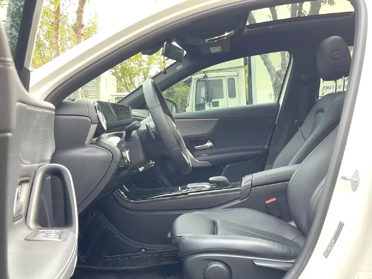 2021 Mercedes-Benz A Class 1.3T 136HP L4 7DCT,autocango,china used car exporter,china ev exporter,chinese used car exporter,chinese used ev exporter