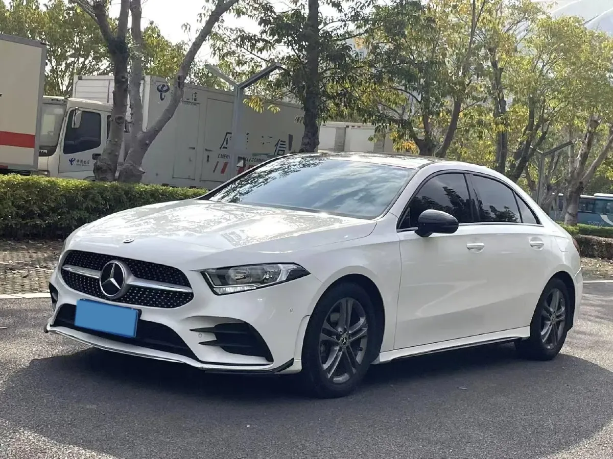 2021 Mercedes-Benz A Class 1.3T 136HP L4 7DCT,autocango,china used car exporter,china ev exporter,chinese used car exporter,chinese used ev exporter