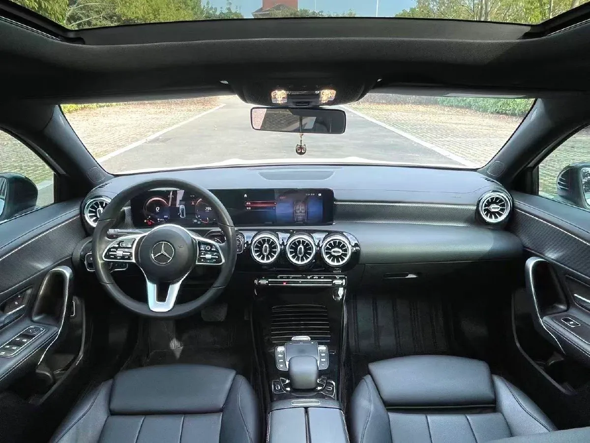 2021 Mercedes-Benz A Class 1.3T 136HP L4 7DCT,autocango,china used car exporter,china ev exporter,chinese used car exporter,chinese used ev exporter