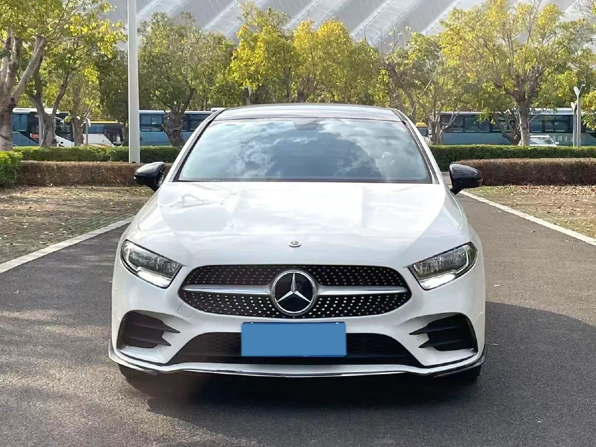 2021 Mercedes-Benz A Class 1.3T 136HP L4 7DCT,autocango,china used car exporter,china ev exporter,chinese used car exporter,chinese used ev exporter