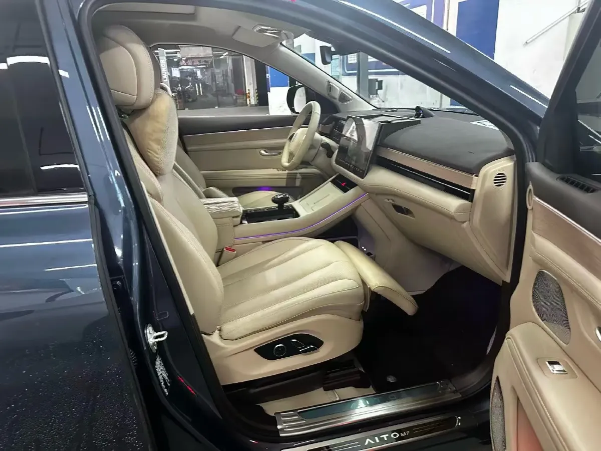 2024 AITO AITO M7 1.5T 152HP L4 REEV 42KWH,autocango,china used car exporter,china ev exporter,chinese used car exporter,chinese used ev exporter