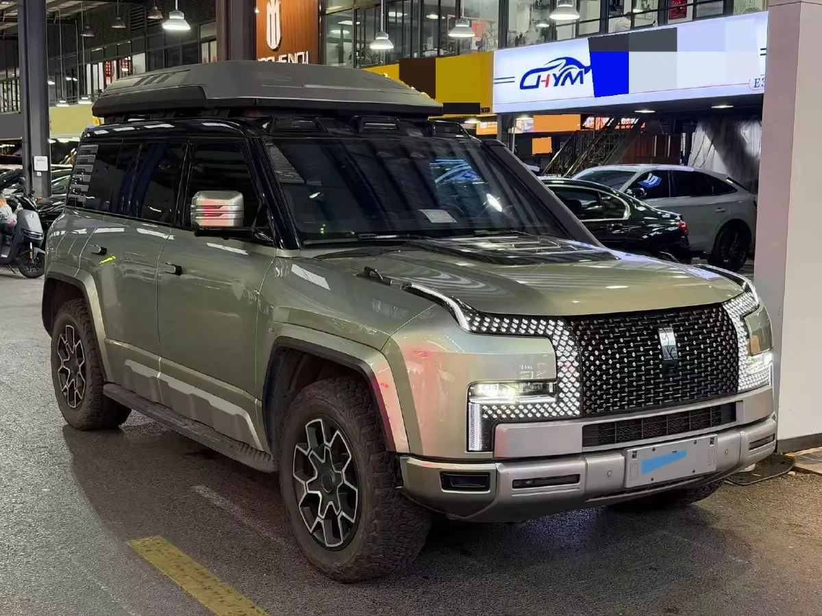 2024 YangWang U8 2.0T 272HP L4 REEV 49.05KWH,autocango,china used car exporter,china ev exporter,chinese used car exporter,chinese used ev exporter