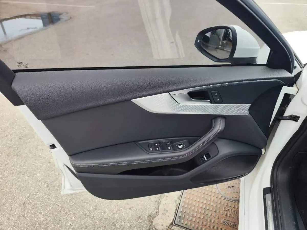 2020 Audi A4L 2.0T 190HP L4 7DCT,autocango,china used car exporter,china ev exporter,chinese used car exporter,chinese used ev exporter