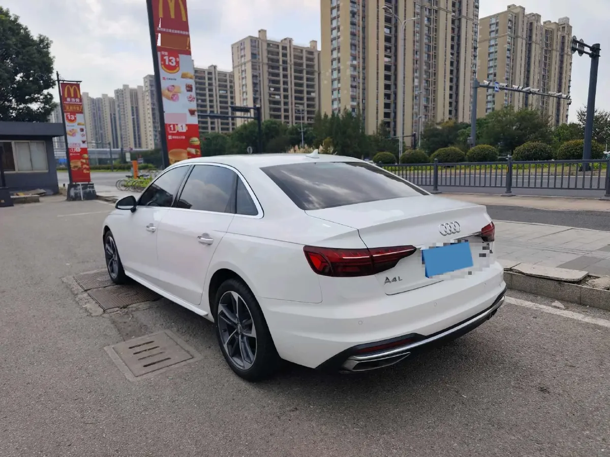 2020 Audi A4L 2.0T 190HP L4 7DCT,autocango,china used car exporter,china ev exporter,chinese used car exporter,chinese used ev exporter