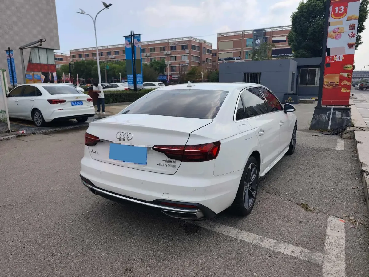 2020 Audi A4L 2.0T 190HP L4 7DCT,autocango,china used car exporter,china ev exporter,chinese used car exporter,chinese used ev exporter
