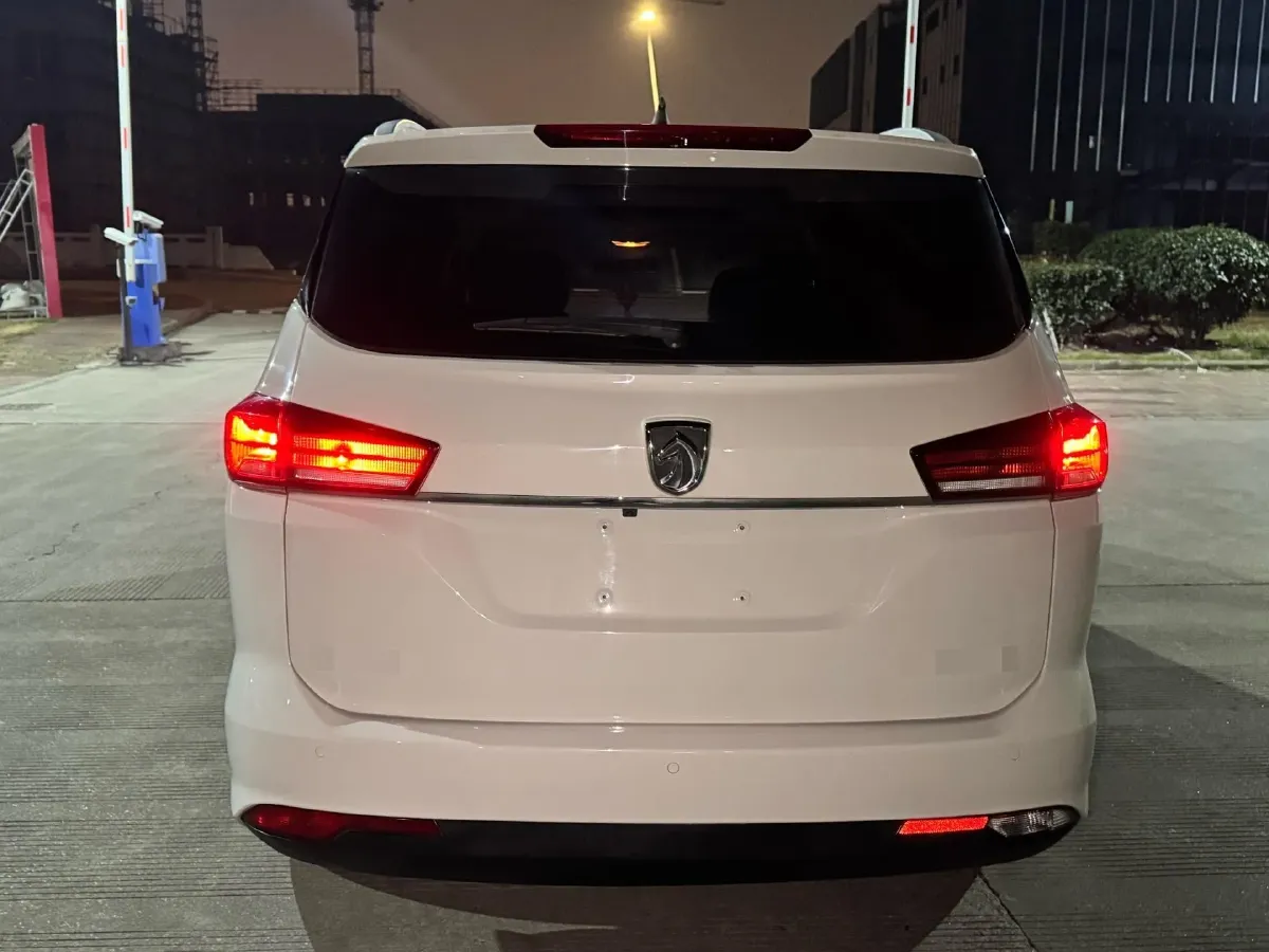 2018 BaoJun 530 1.5T 150HP L4 6MT,autocango,china used car exporter,china ev exporter,chinese used car exporter,chinese used ev exporter
