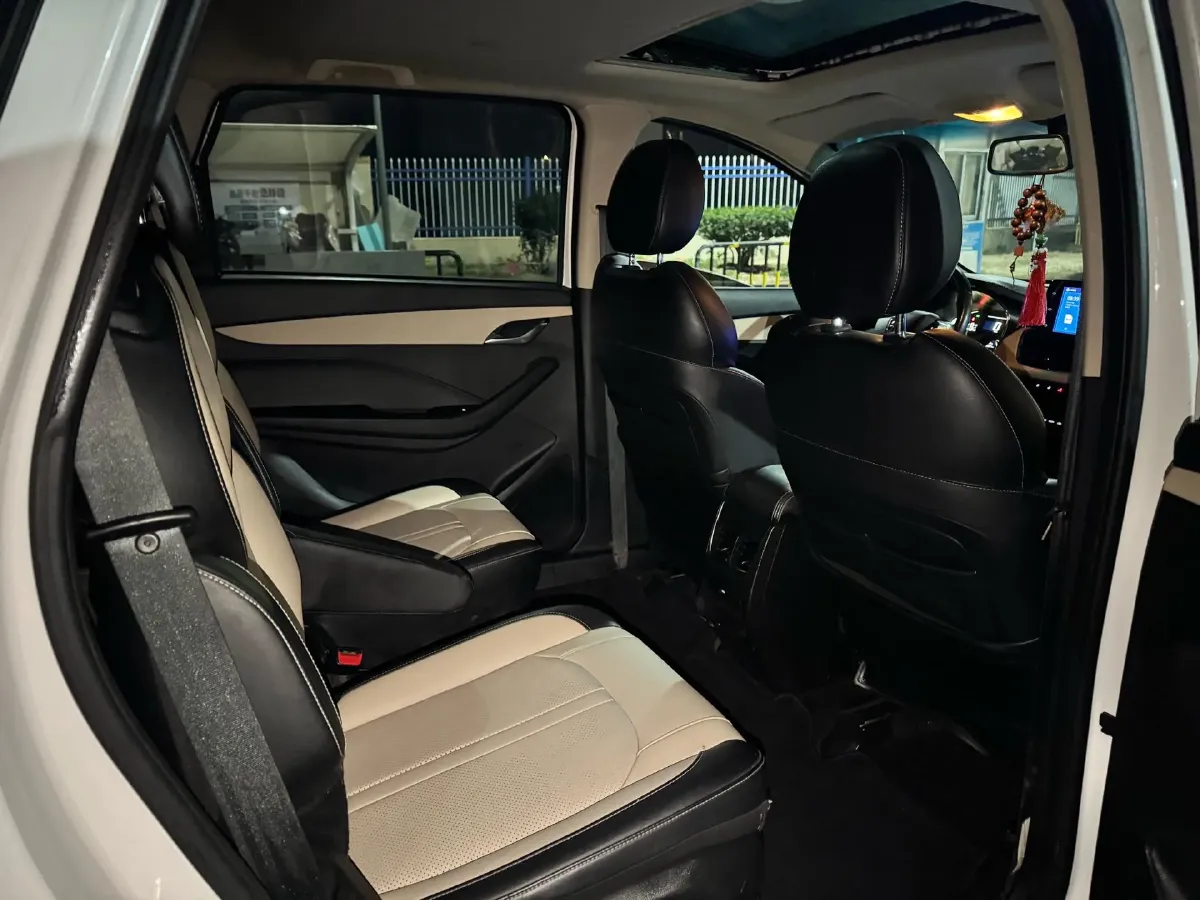 2018 BaoJun 530 1.5T 150HP L4 6MT,autocango,china used car exporter,china ev exporter,chinese used car exporter,chinese used ev exporter