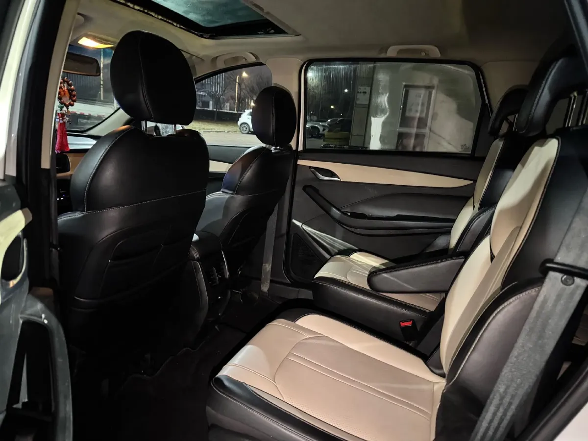 2018 BaoJun 530 1.5T 150HP L4 6MT,autocango,china used car exporter,china ev exporter,chinese used car exporter,chinese used ev exporter