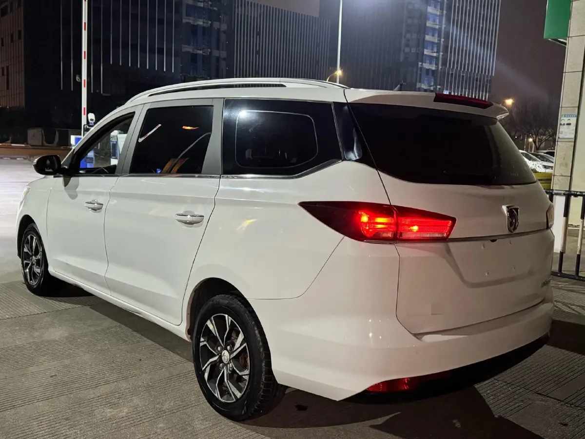 2018 BaoJun 530 1.5T 150HP L4 6MT,autocango,china used car exporter,china ev exporter,chinese used car exporter,chinese used ev exporter