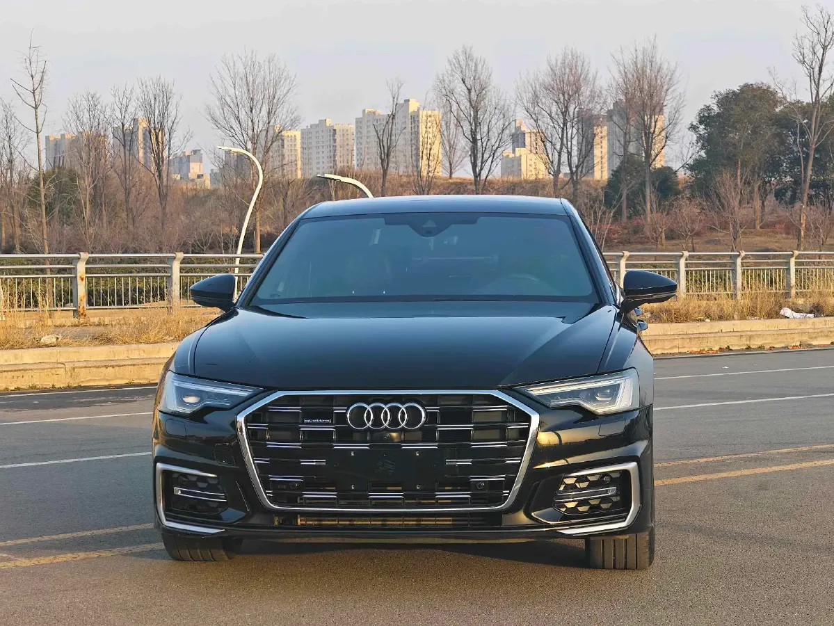 2024 Audi A6L 2.0T 245HP L4 7DCT,autocango,china used car exporter,china ev exporter,chinese used car exporter,chinese used ev exporter