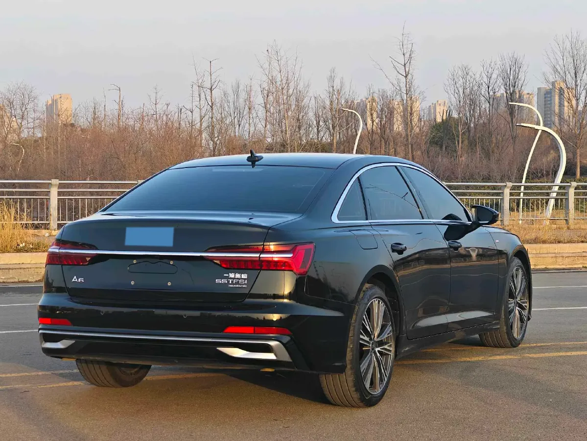 2024 Audi A6L 2.0T 245HP L4 7DCT,autocango,china used car exporter,china ev exporter,chinese used car exporter,chinese used ev exporter