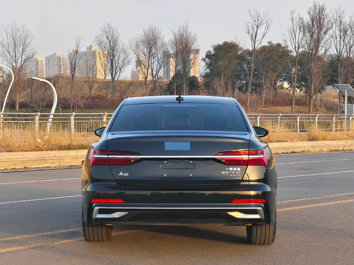 2024 Audi A6L 2.0T 245HP L4 7DCT,autocango,china used car exporter,china ev exporter,chinese used car exporter,chinese used ev exporter
