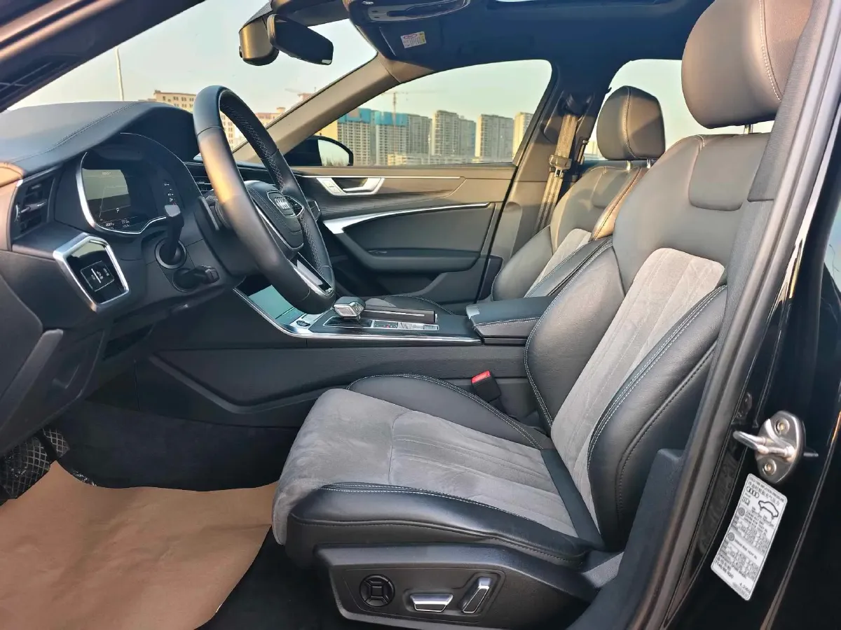 2024 Audi A6L 2.0T 245HP L4 7DCT,autocango,china used car exporter,china ev exporter,chinese used car exporter,chinese used ev exporter