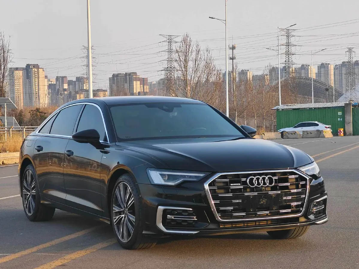 2024 Audi A6L 2.0T 245HP L4 7DCT,autocango,china used car exporter,china ev exporter,chinese used car exporter,chinese used ev exporter