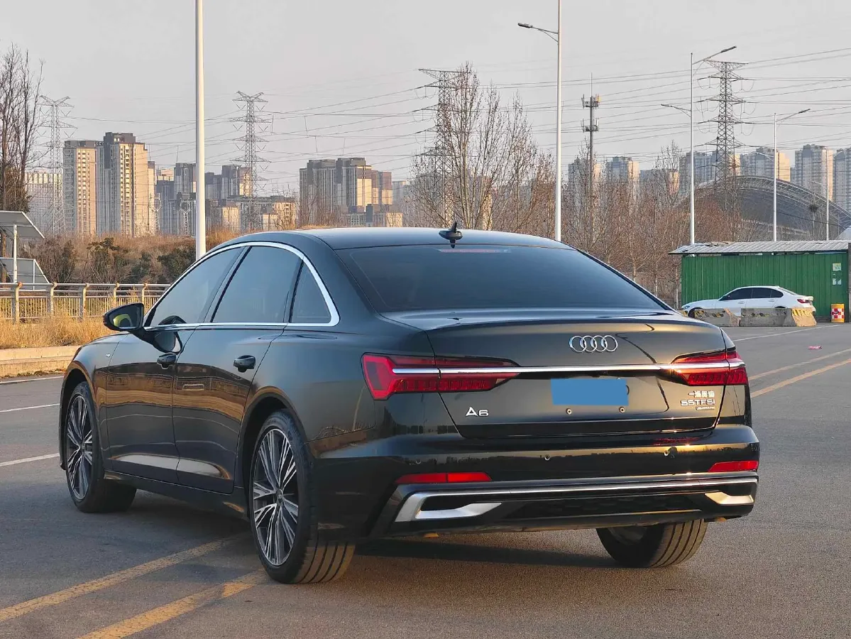 2024 Audi A6L 2.0T 245HP L4 7DCT,autocango,china used car exporter,china ev exporter,chinese used car exporter,chinese used ev exporter