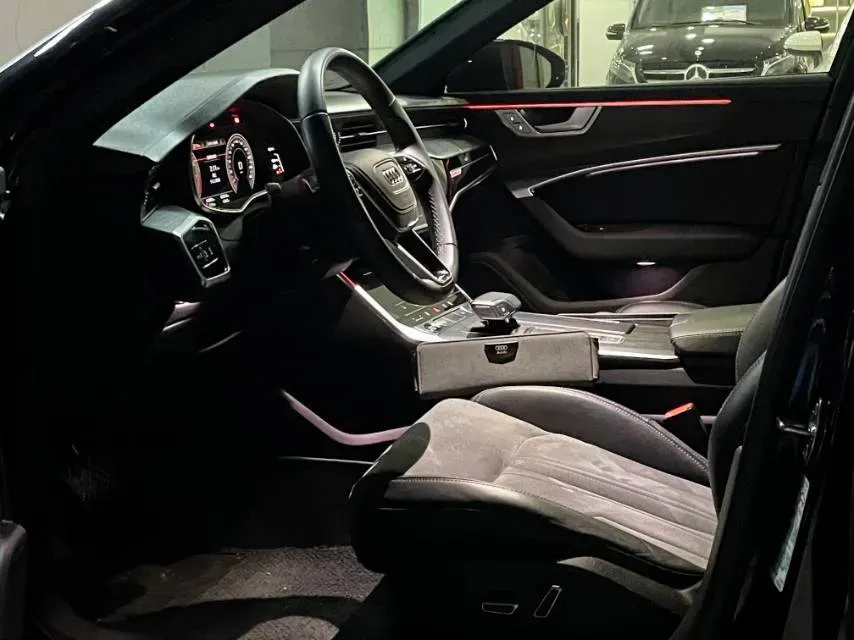 2024 Audi A6L 2.0T 245HP L4 7DCT,autocango,china used car exporter,china ev exporter,chinese used car exporter,chinese used ev exporter