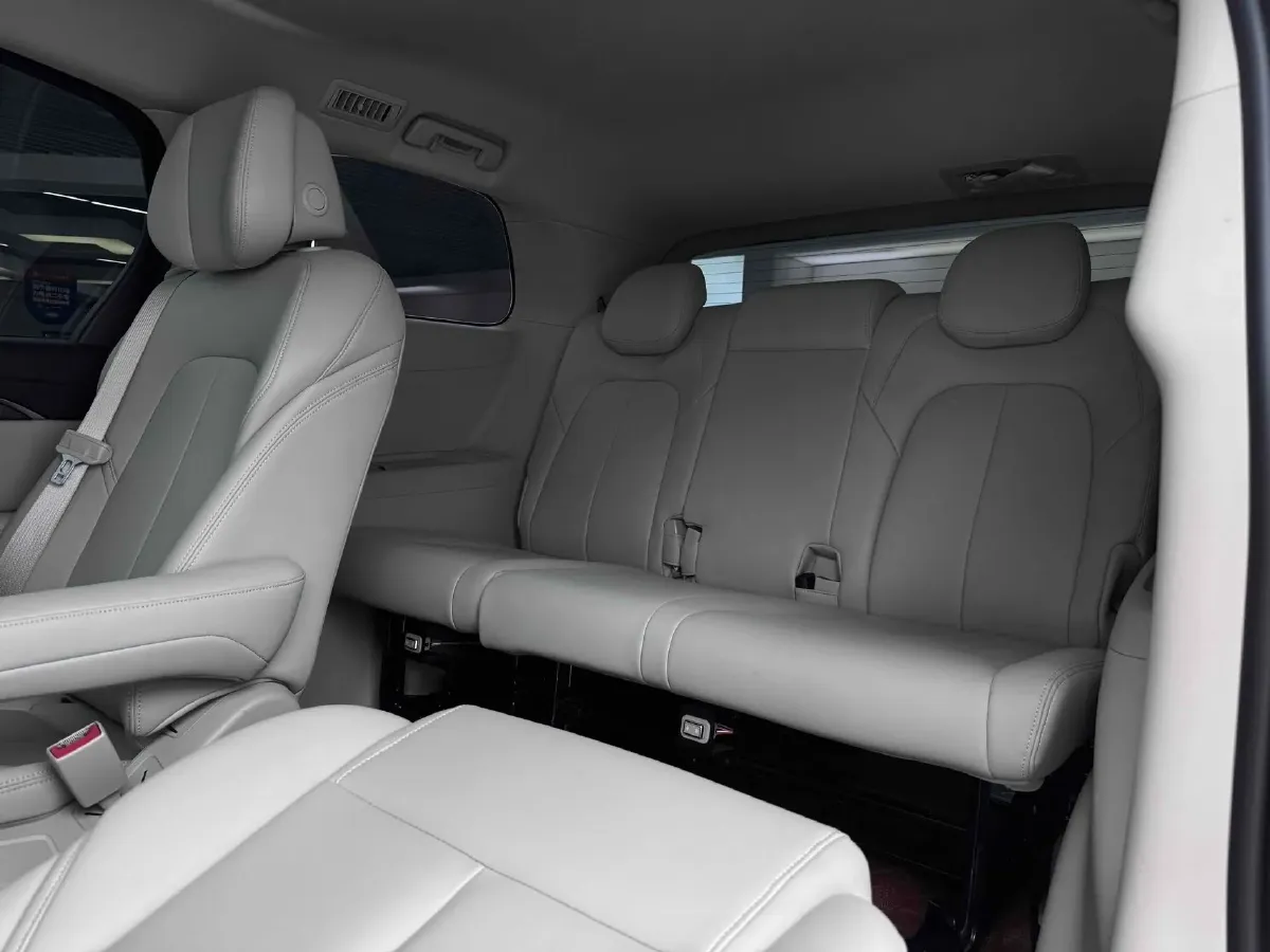 2023 Buick GL8 2.0T 237HP L4 9AT,autocango,china used car exporter,china ev exporter,chinese used car exporter,chinese used ev exporter