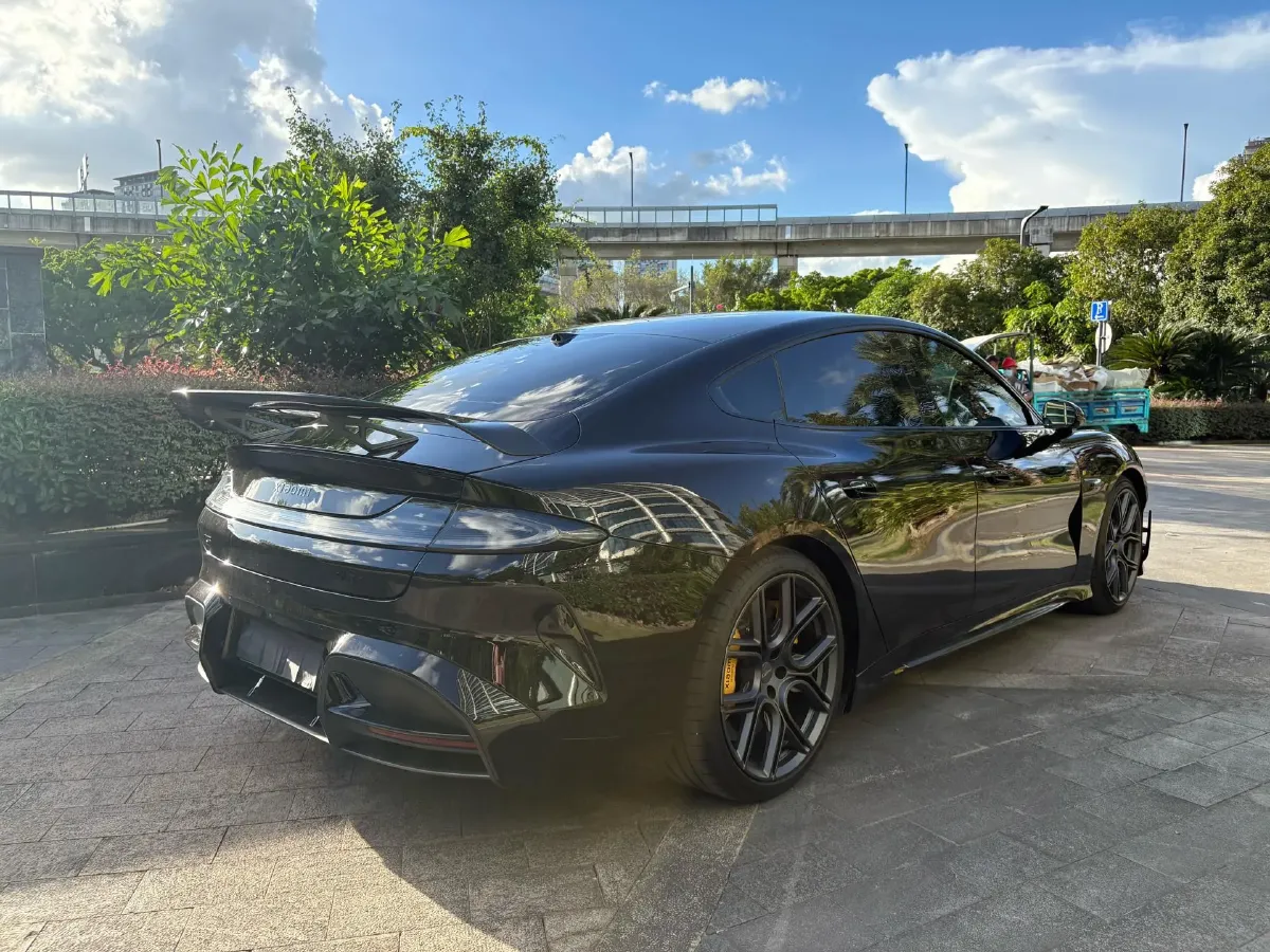 2025 MI SU7 Ultra BEV 93.7KWH,autocango,china used car exporter,china ev exporter,chinese used car exporter,chinese used ev exporter