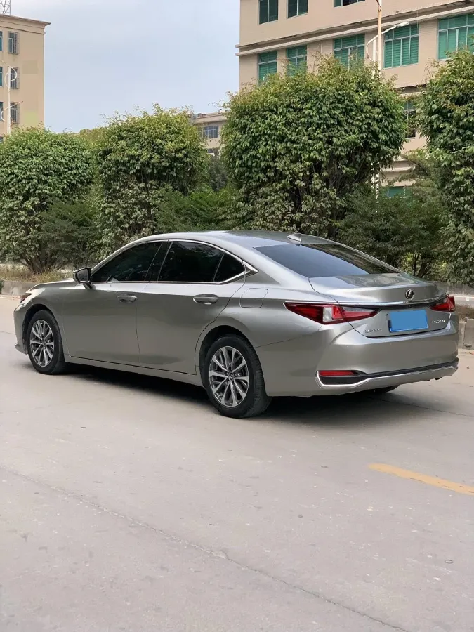 2022 Lexus ES 2.0L 173HP L4 CVT,autocango,china used car exporter,china ev exporter,chinese used car exporter,chinese used ev exporter