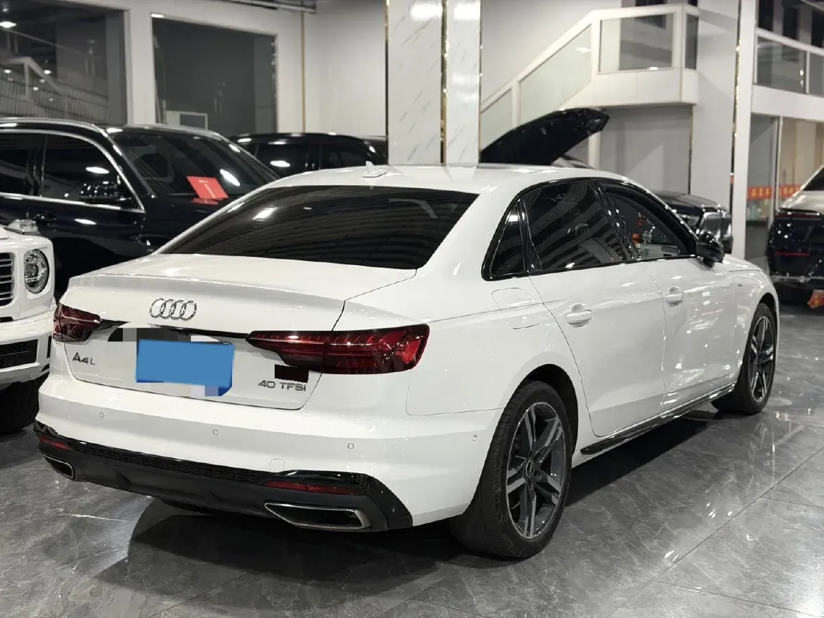 2022 Audi A4L 2.0T 190HP L4 7DCT,autocango,china used car exporter,china ev exporter,chinese used car exporter,chinese used ev exporter