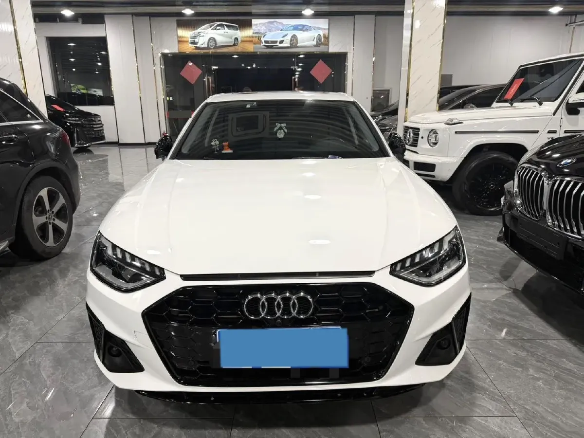 2022 Audi A4L 2.0T 190HP L4 7DCT,autocango,china used car exporter,china ev exporter,chinese used car exporter,chinese used ev exporter