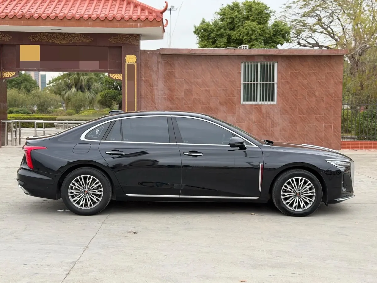 2023 HongQi H5 2.0T 224HP L4 8AT,autocango,china used car exporter,china ev exporter,chinese used car exporter,chinese used ev exporter