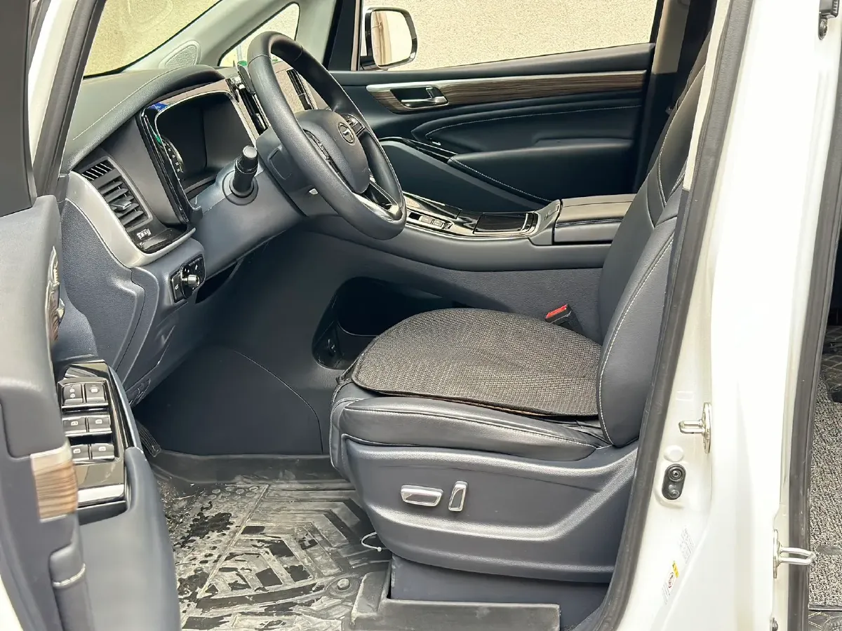 2021 GAC Trumpchi M8 2.0T 252HP L4 8AT,autocango,china used car exporter,china ev exporter,chinese used car exporter,chinese used ev exporter