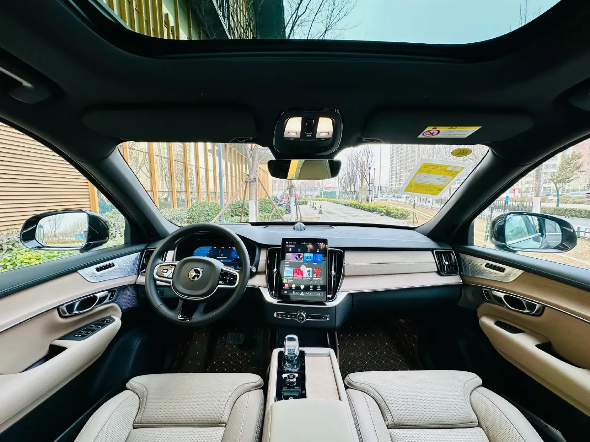 2026 Volvo XC90 PHEV 2.0T 310HP L4 8AT PHEV,autocango,china used car exporter,china ev exporter,chinese used car exporter,chinese used ev exporter