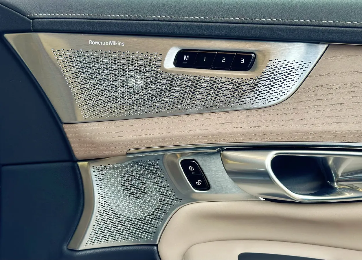 2026 Volvo XC90 PHEV 2.0T 310HP L4 8AT PHEV,autocango,china used car exporter,china ev exporter,chinese used car exporter,chinese used ev exporter