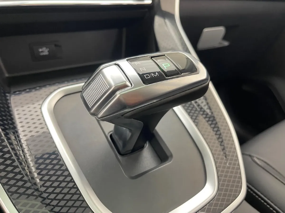 2021 Haval M6 1.5T 150HP L4 7DCT,autocango,china used car exporter,china ev exporter,chinese used car exporter,chinese used ev exporter