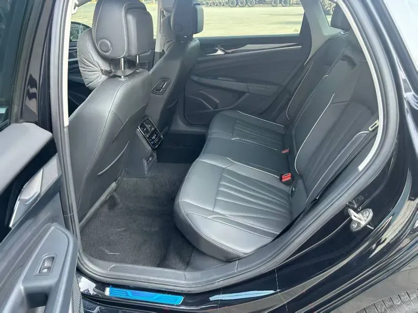 2024 Volkswagen Passat 2.0T 220HP L4 7DCT,autocango,china used car exporter,china ev exporter,chinese used car exporter,chinese used ev exporter