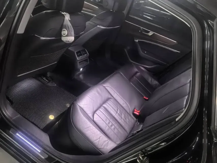 2021 Audi A6L 2.0T 190HP L4 7DCT,autocango,china used car exporter,china ev exporter,chinese used car exporter,chinese used ev exporter