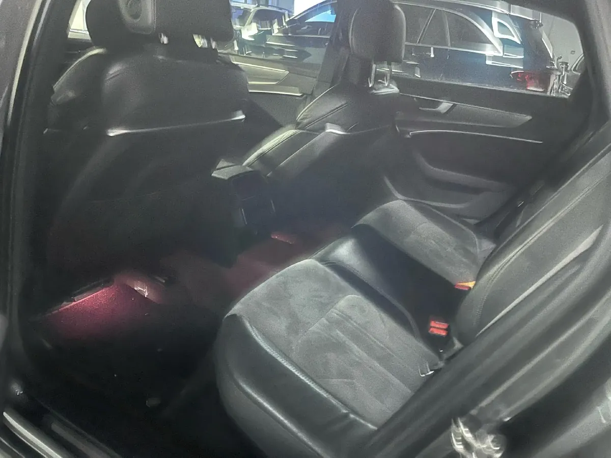 2019 Audi A6L 2.0T 190HP L4 7DCT,autocango,china used car exporter,china ev exporter,chinese used car exporter,chinese used ev exporter