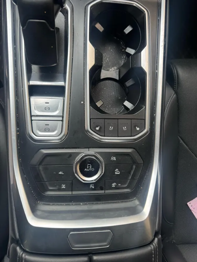 2023 Tank 400 2.0T 252HP L4 9AT PHEV 37.1KWH,autocango,china used car exporter,china ev exporter,chinese used car exporter,chinese used ev exporter