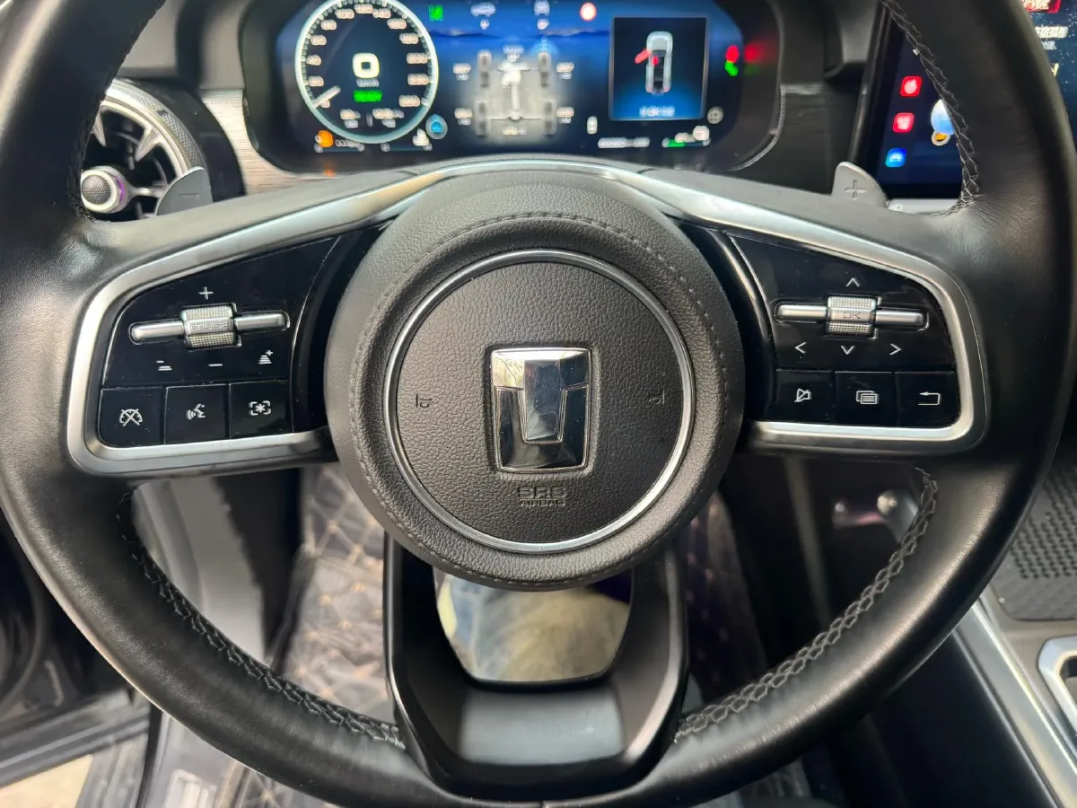 2023 Tank 400 2.0T 252HP L4 9AT PHEV 37.1KWH,autocango,china used car exporter,china ev exporter,chinese used car exporter,chinese used ev exporter