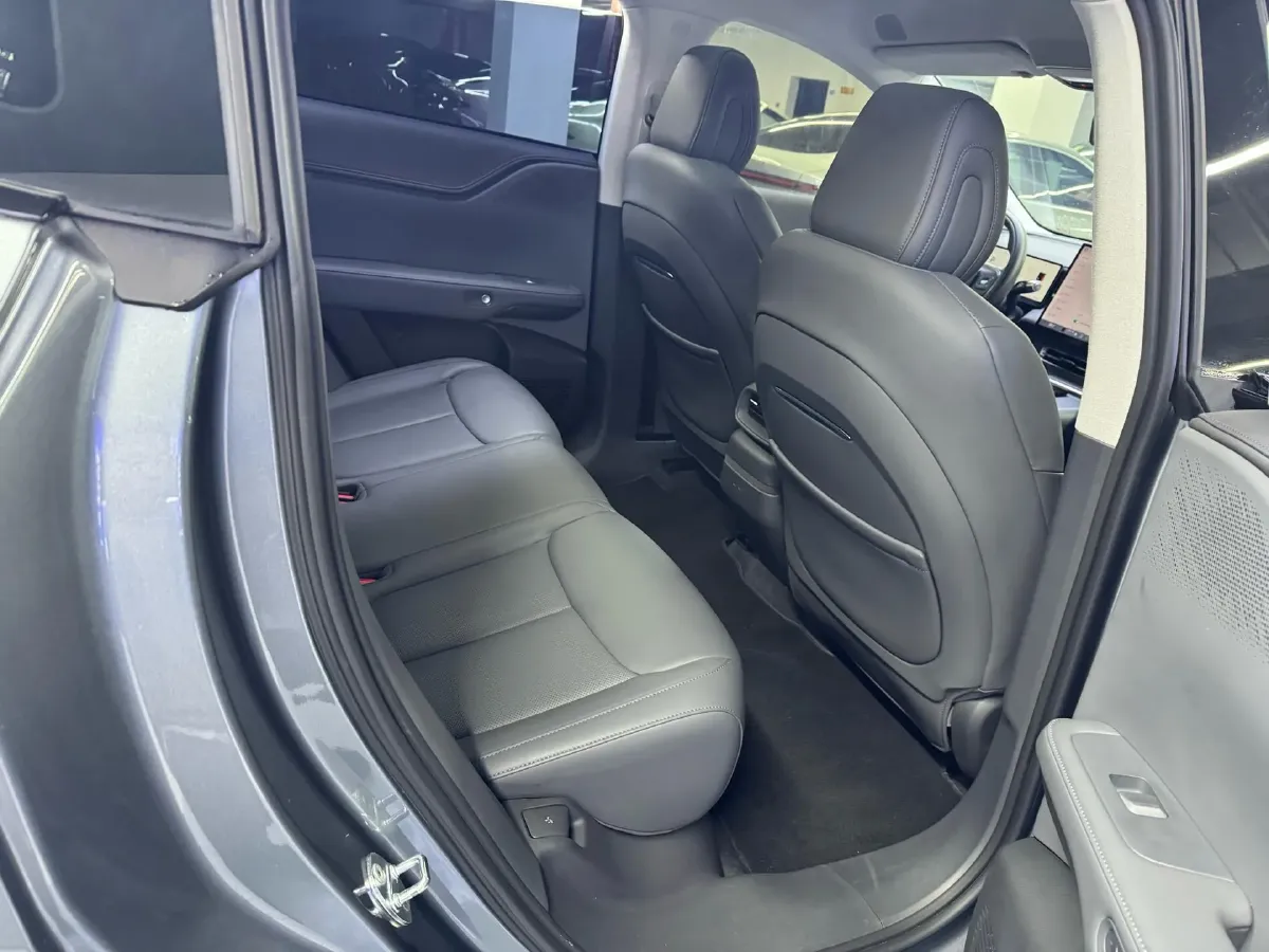 2025 Xpeng G6 BEV 68.5KWH,autocango,china used car exporter,china ev exporter,chinese used car exporter,chinese used ev exporter