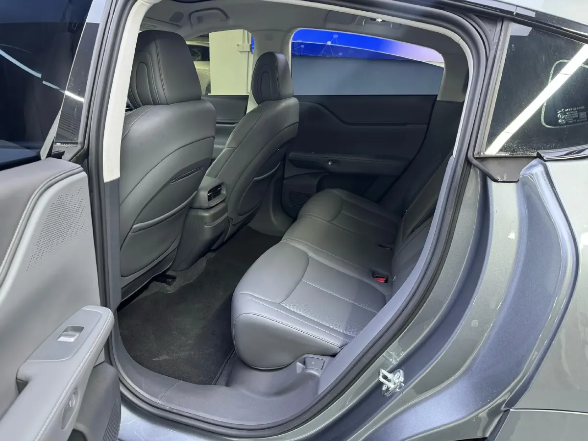 2025 Xpeng G6 BEV 68.5KWH,autocango,china used car exporter,china ev exporter,chinese used car exporter,chinese used ev exporter