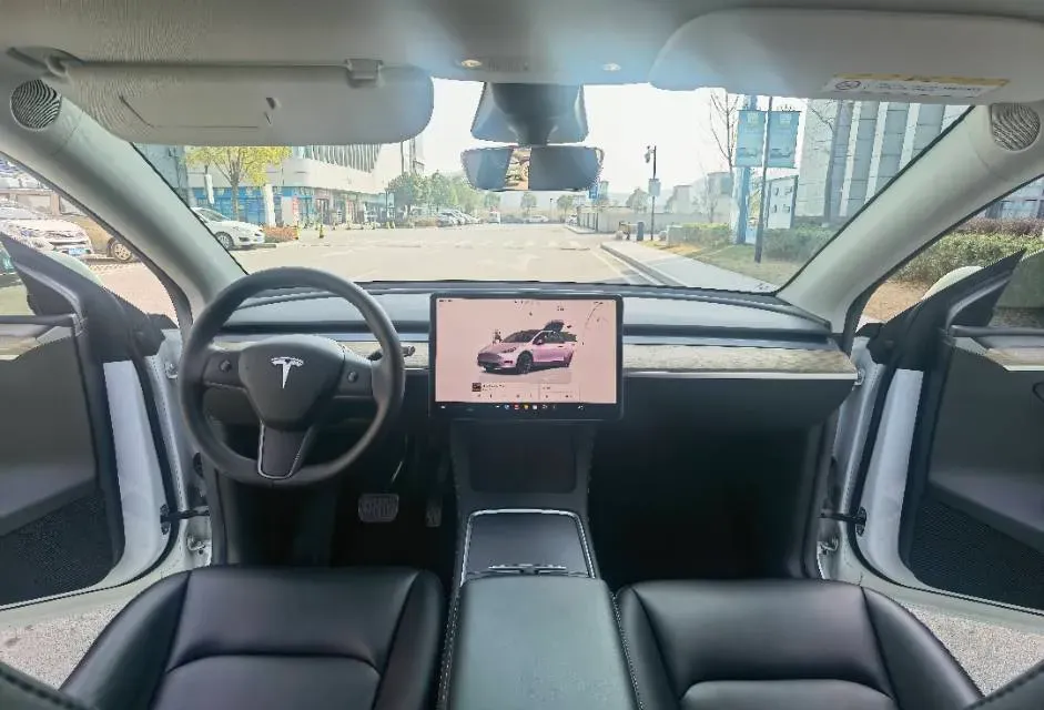 2022 Tesla Model Y BEV 60KWH,autocango,china used car exporter,china ev exporter,chinese used car exporter,chinese used ev exporter