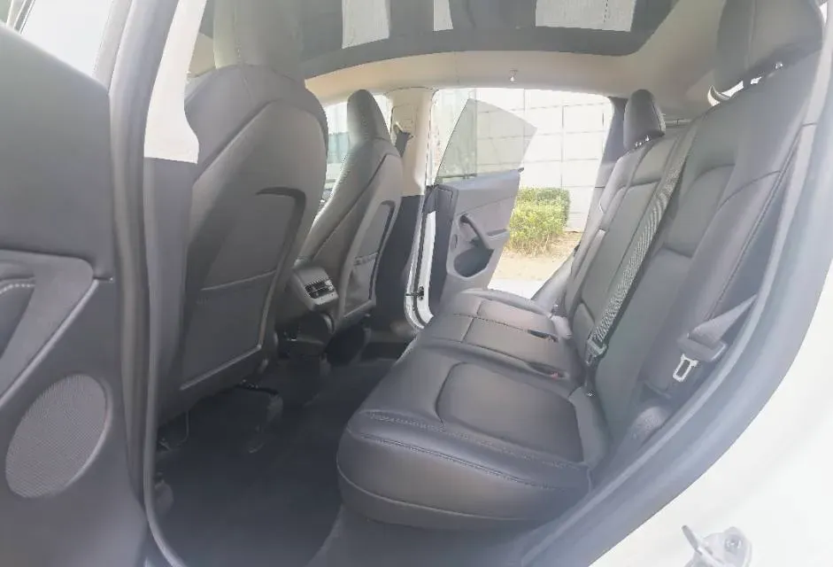 2022 Tesla Model Y BEV 60KWH,autocango,china used car exporter,china ev exporter,chinese used car exporter,chinese used ev exporter