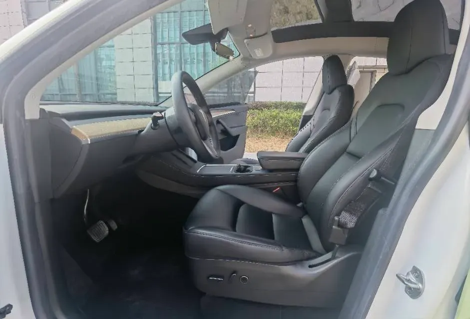 2022 Tesla Model Y BEV 60KWH,autocango,china used car exporter,china ev exporter,chinese used car exporter,chinese used ev exporter