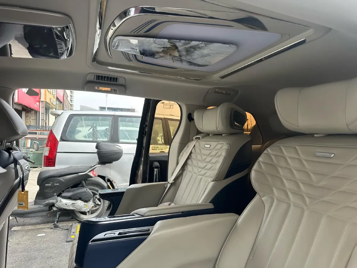 2023 Buick GL8 2.0T 237HP L4 9AT,autocango,china used car exporter,china ev exporter,chinese used car exporter,chinese used ev exporter