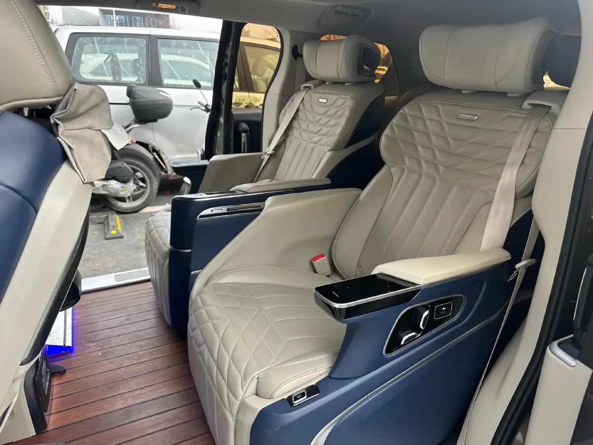 2023 Buick GL8 2.0T 237HP L4 9AT,autocango,china used car exporter,china ev exporter,chinese used car exporter,chinese used ev exporter