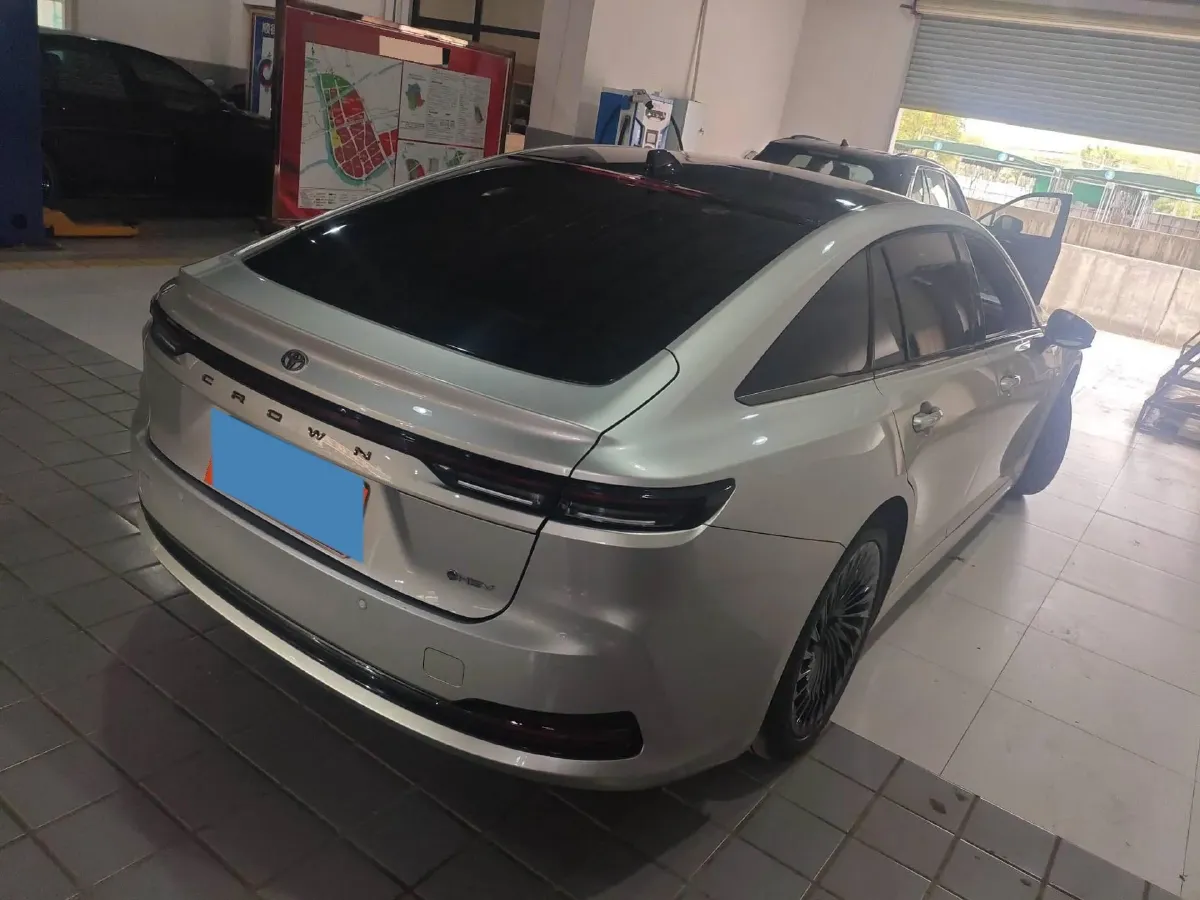 2024 Toyota Crown 2.5L 185HP L4 E-CVT Hybrid,autocango,china used car exporter,china ev exporter,chinese used car exporter,chinese used ev exporter