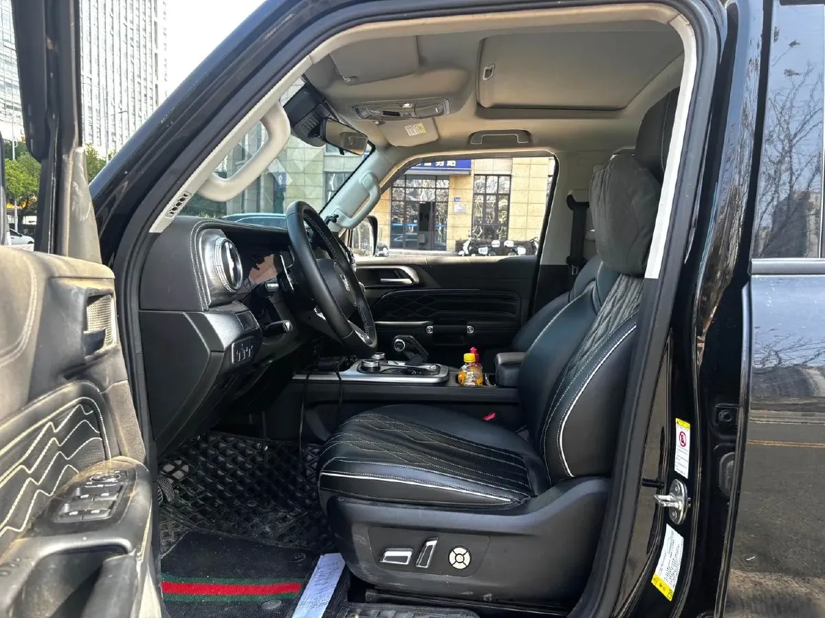 2021 Tank 300 2.0T 227HP L4 8AT,autocango,china used car exporter,china ev exporter,chinese used car exporter,chinese used ev exporter