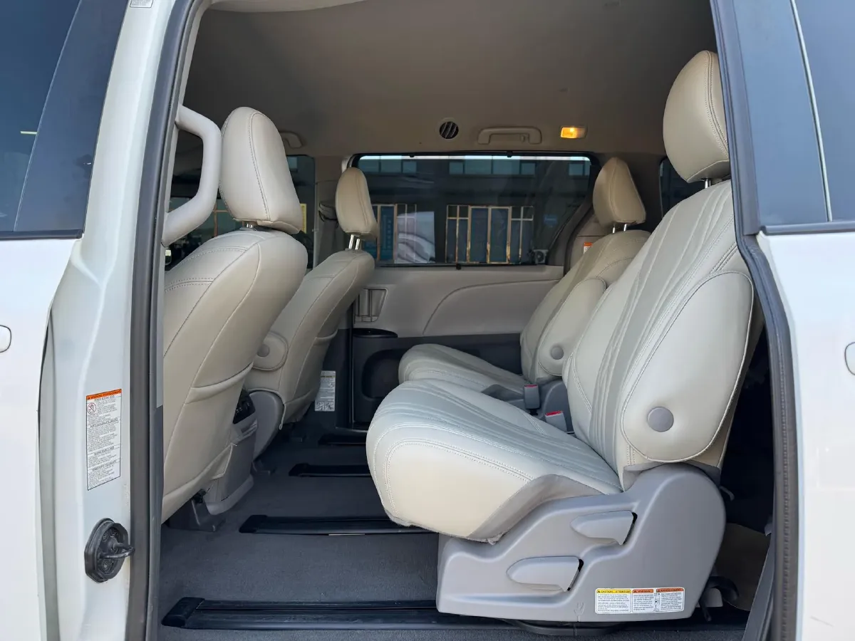 2019 Toyota Camry 2.0L 178HP L4 CVT,autocango,china used car exporter,china ev exporter,chinese used car exporter,chinese used ev exporter