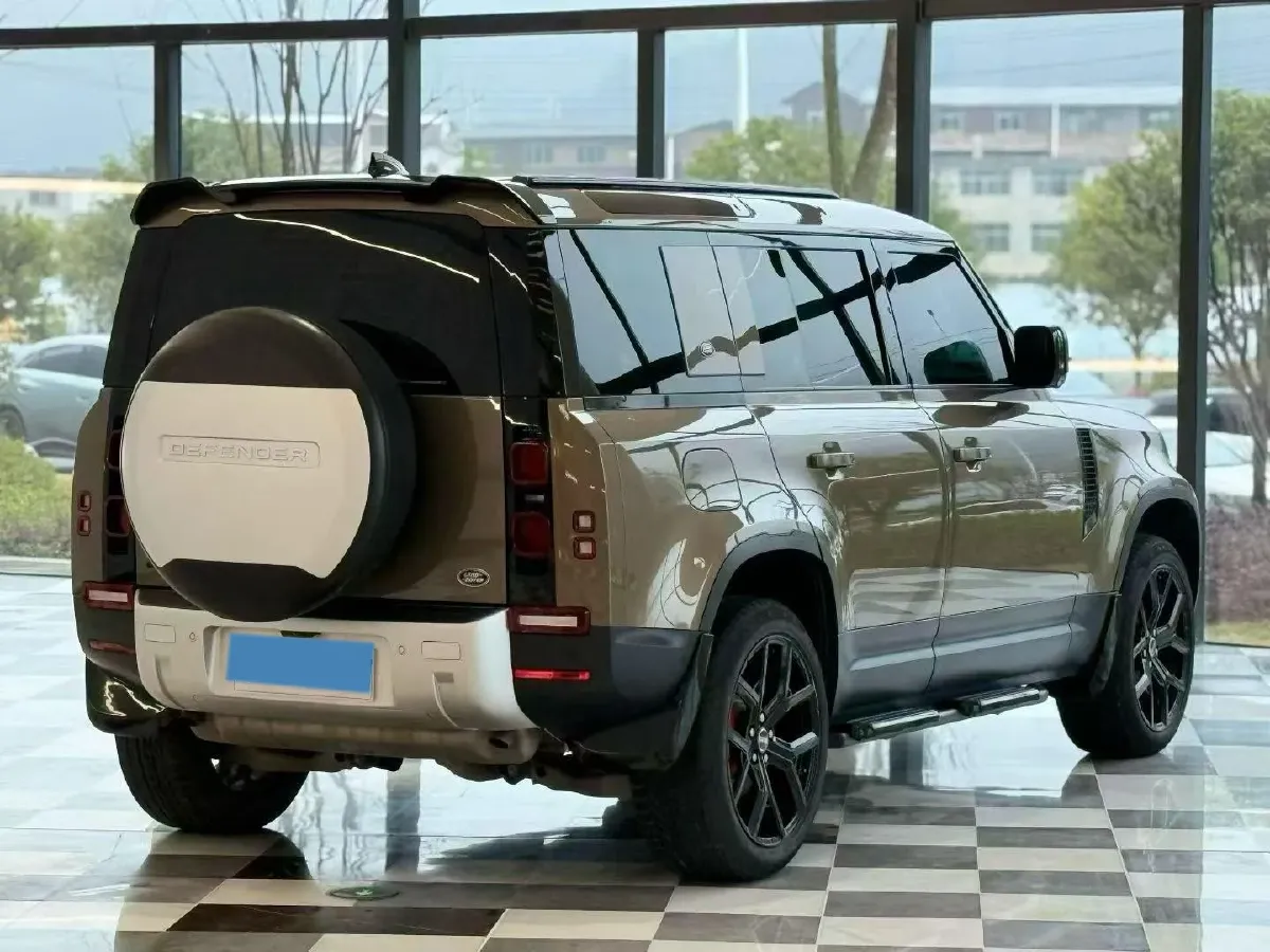 2022 Land Rover Defender 2.0T 300HP L4 8AT,autocango,china used car exporter,china ev exporter,chinese used car exporter,chinese used ev exporter